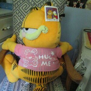 Rare Large Plush Garfield with Hug Me & Pooky  T-Shirt